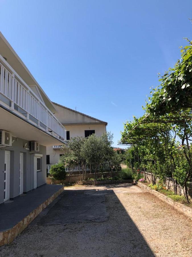 Apartmani Bolero - Obiteljski Odmor Vodice Buitenkant foto