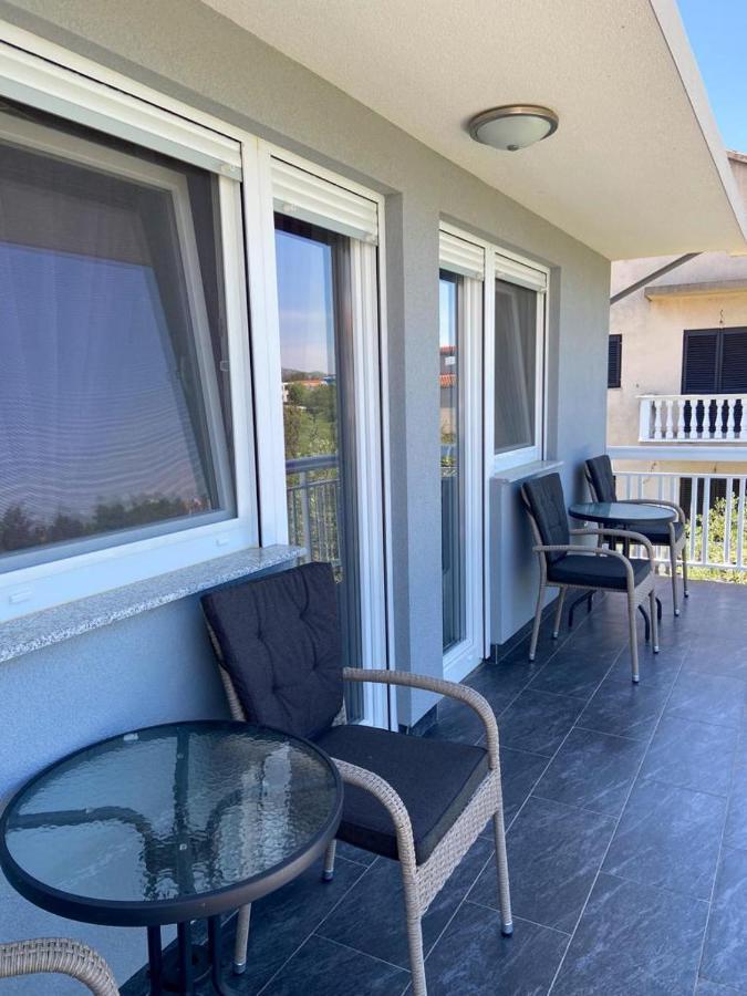 Apartmani Bolero - Obiteljski Odmor Vodice Buitenkant foto