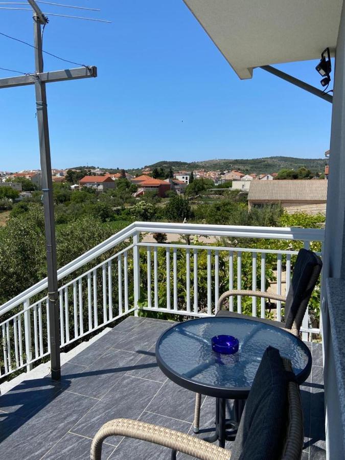 Apartmani Bolero - Obiteljski Odmor Vodice Buitenkant foto